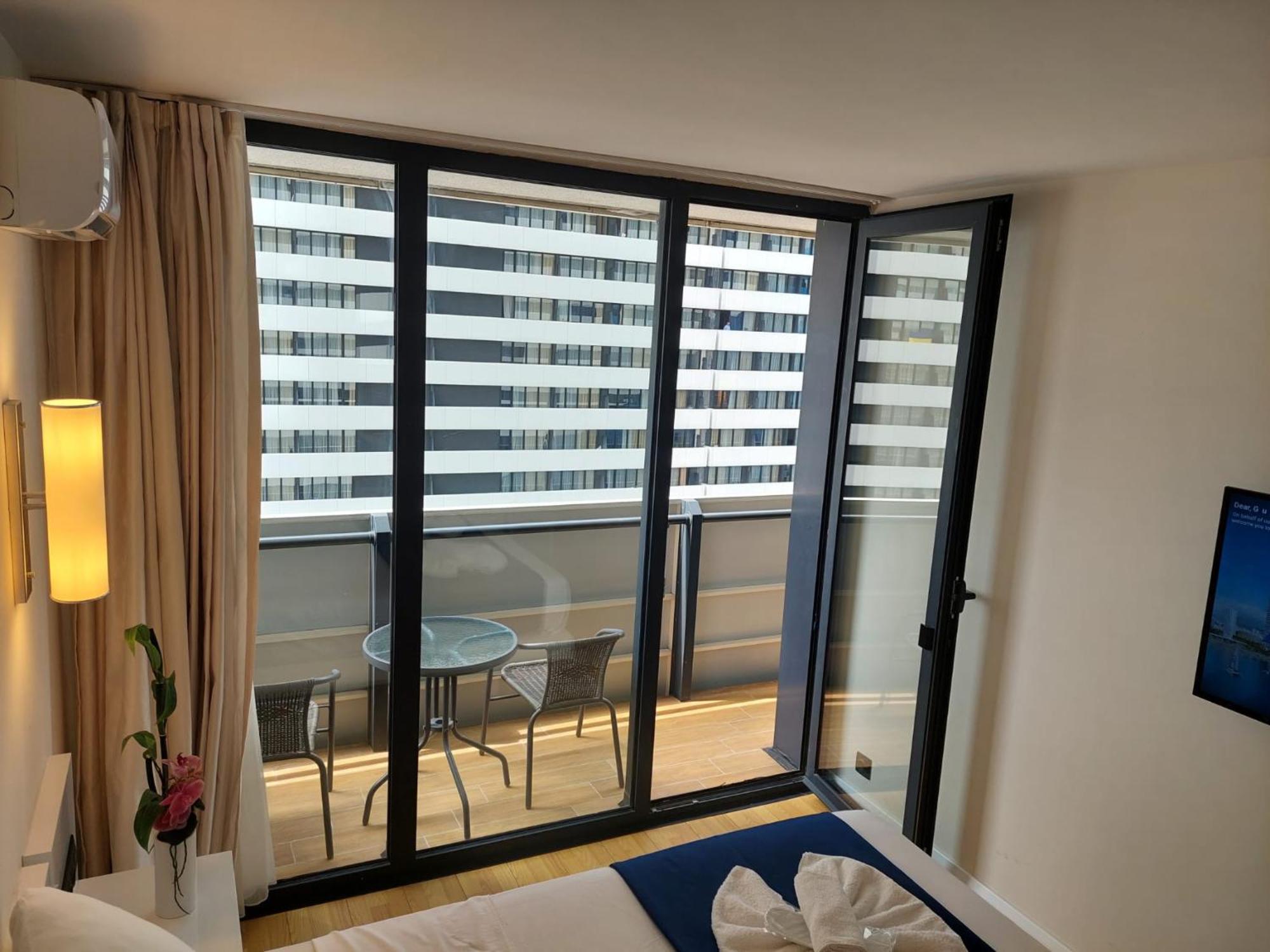 Holiday Point Orbi City Батуми Экстерьер фото