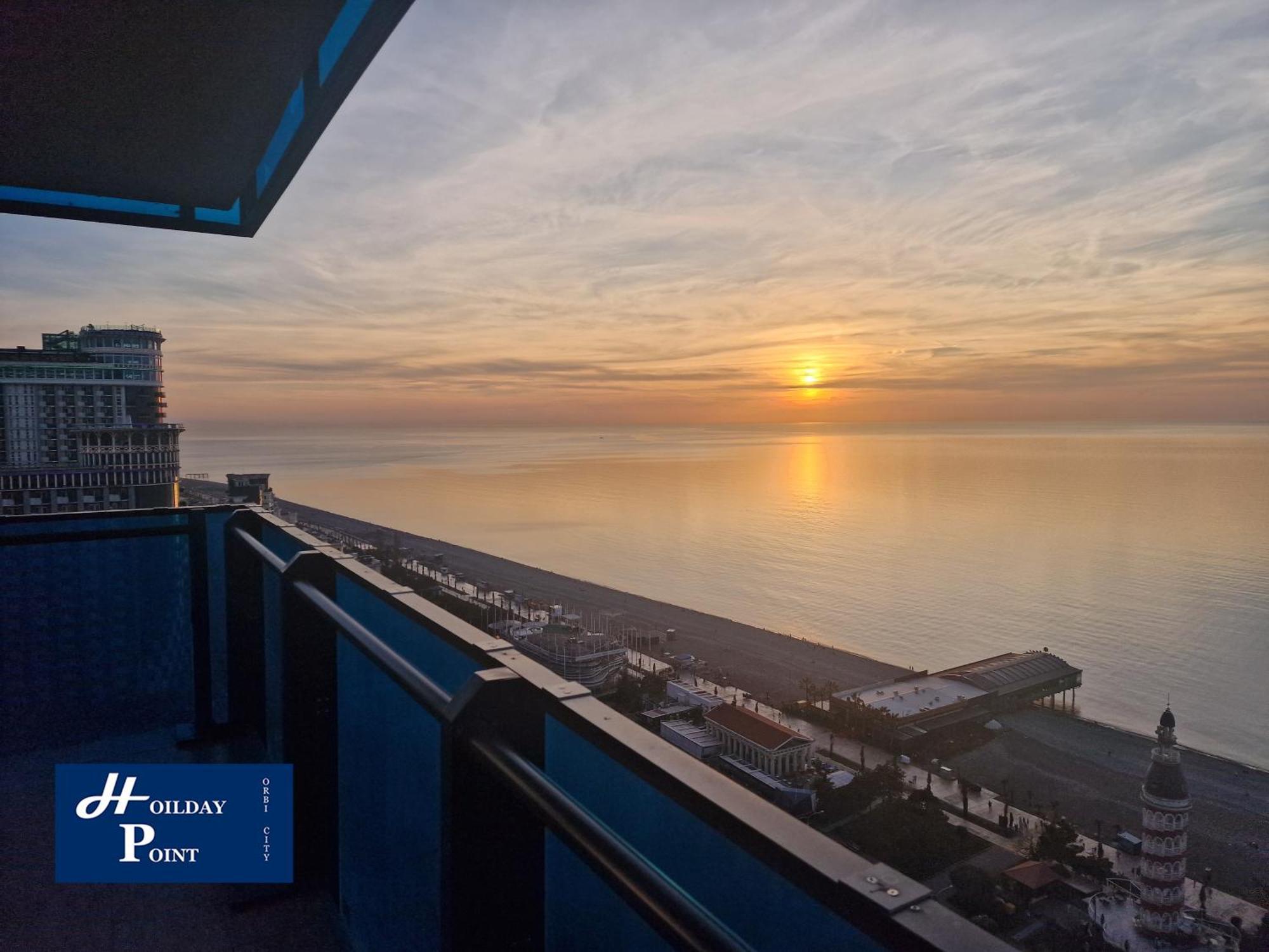 Holiday Point Orbi City Батуми Экстерьер фото